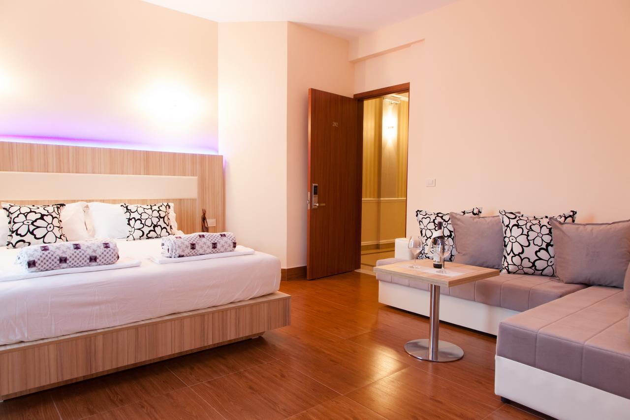 Hotel Blue Moon 乌尔齐尼 外观 照片
